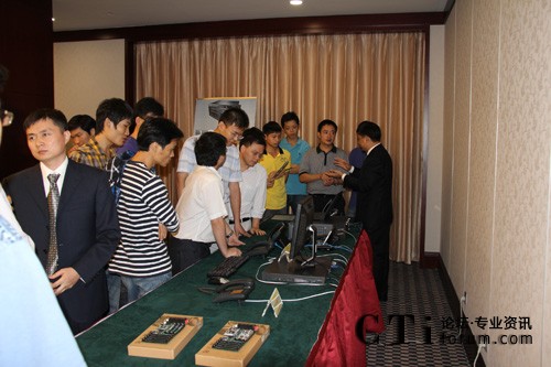 �������e�c���̎����ӽ���