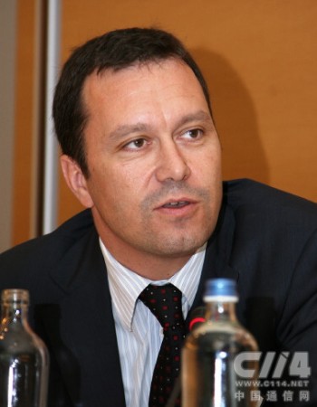 �R�ɡ�ʩ���أ�Marco Schroter��