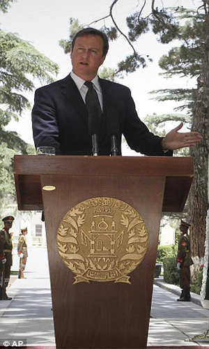 Ӣ��(gu��)���࿨÷�����u(p��ng)С��(b��o)�` ����